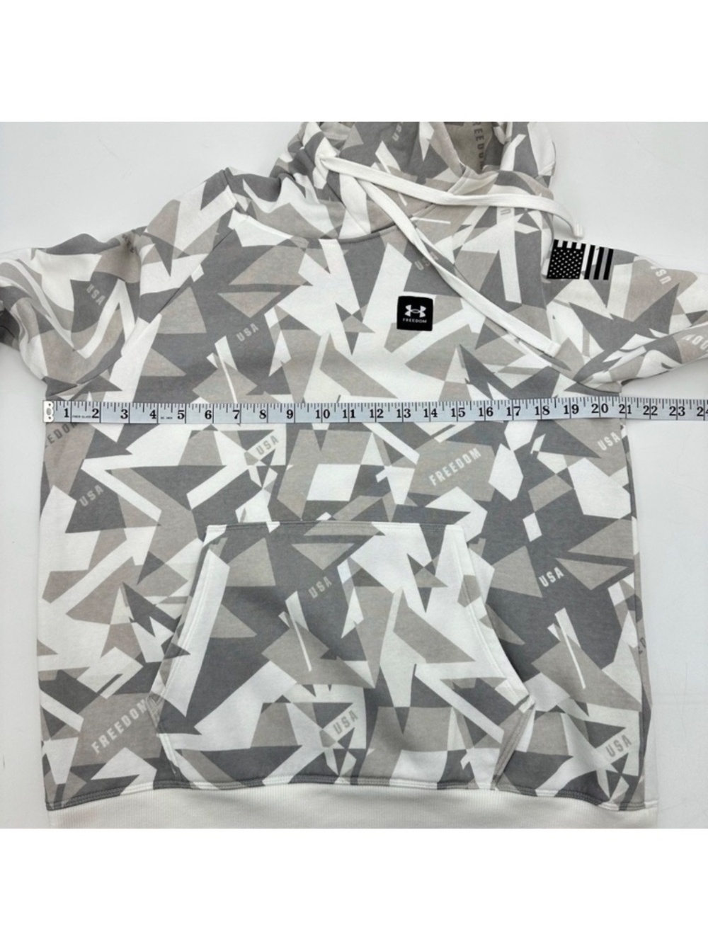 Under Armour Freedom Camo Hoodie Women Small Gray White USA Flag Fleece - Picture 12 of 14